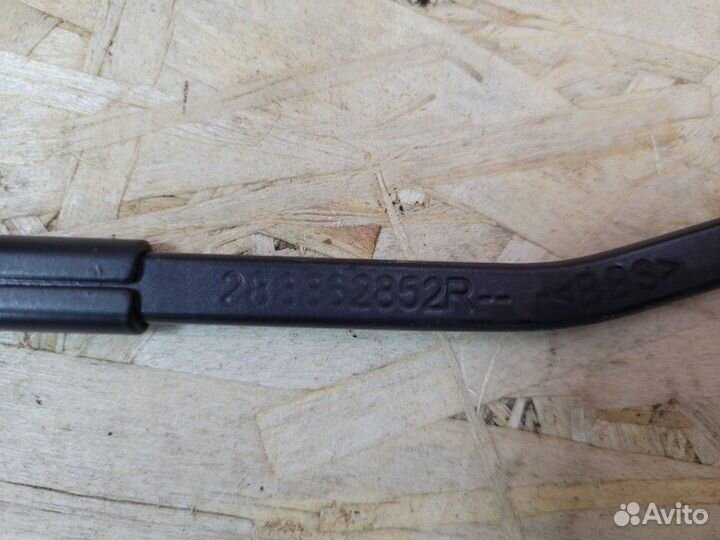 Поводок дворника передний правый LADA X-Ray