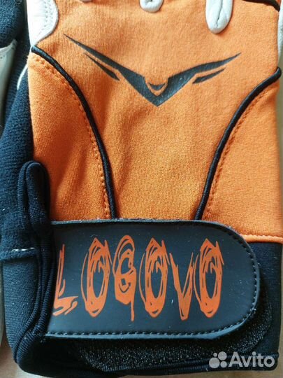 Спортивные перчатки