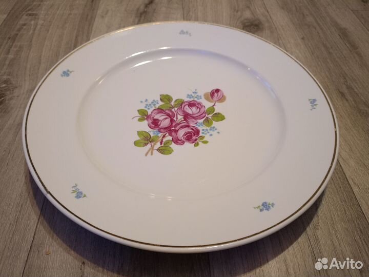 Огромное блюдо 