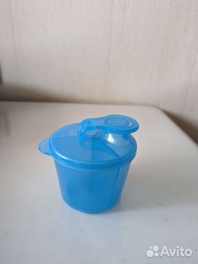 Контейнер-дозатор для смеси