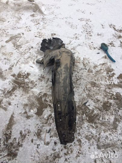 Подкрылок передний правый subaru impreza G11