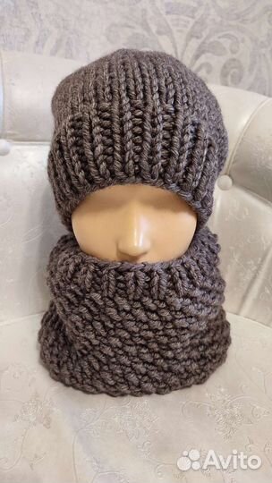 Вязаный компплект (шапка и снуд)
