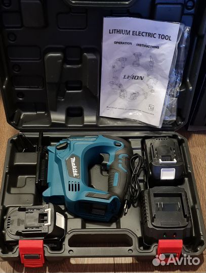 Лобзик аккумуляторный Makita в кейсе+2акб+зарядка
