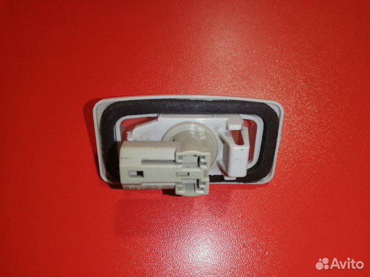 Подсветка номера задняя правая Toyota Premio
