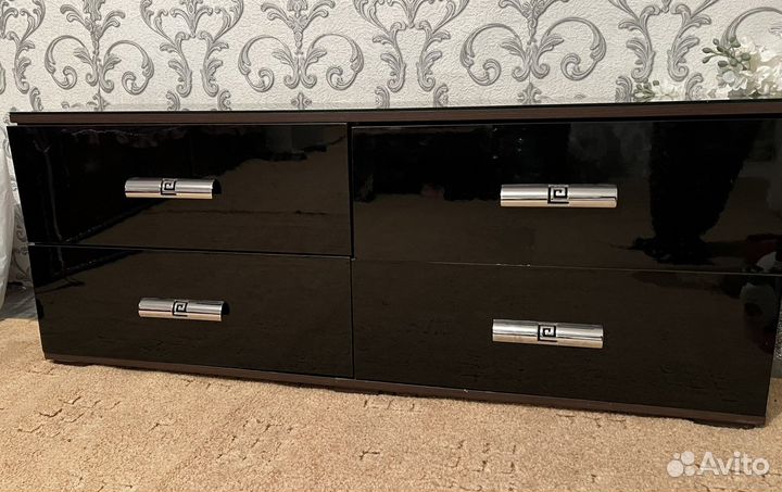 Подставка для телевизора