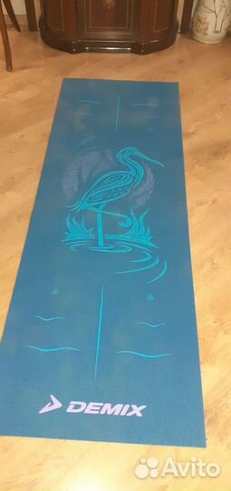 Коврик для йоги и фитнеса