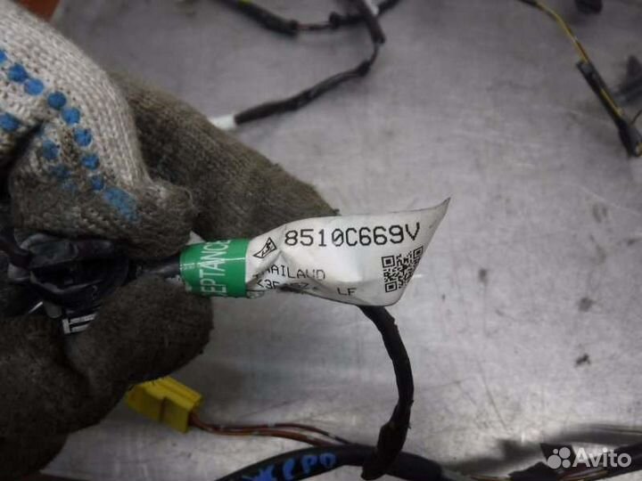 Проводка потолка Mitsubishi Pajero Sport 2 4D56