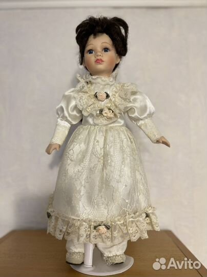 Кукла фарфоровая коллекционная