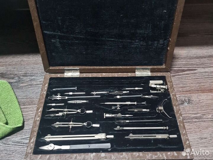 Готовальня (набор циркулей СССР)