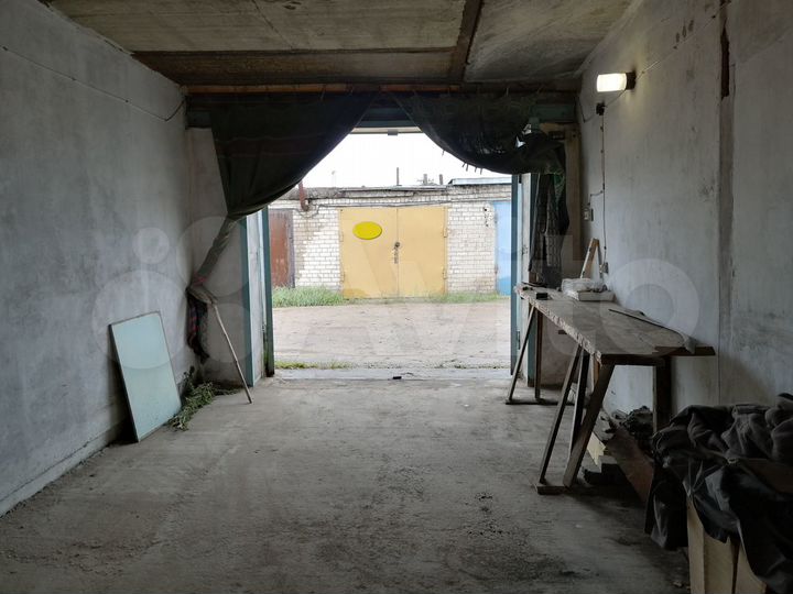 Гараж, > 30 м²