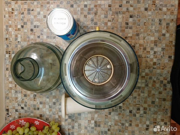 Соковыжималка центробежная Moulinex компактная