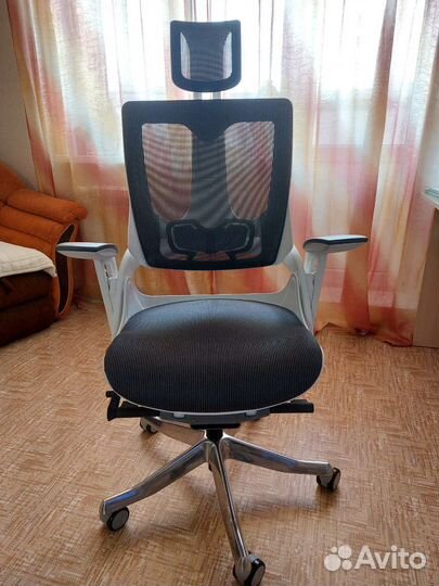 Эргономичное кресло Merryfair Wau 2