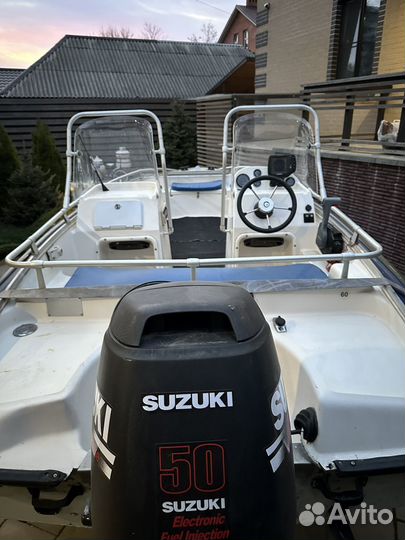 Катер моторный