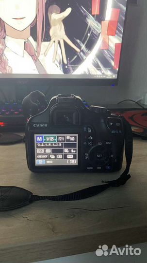 Зеркальный фотоаппарат Canon eos 1100D