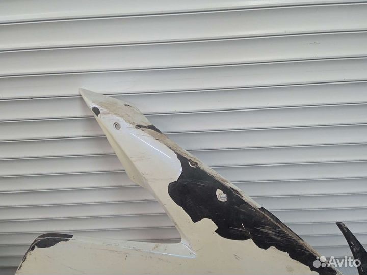 Yamaha R1 2004-2006. Пластик боковой правый