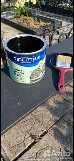 Уборка могил на кладбище