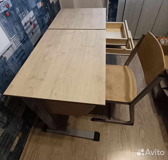 Стол школьный со стулом