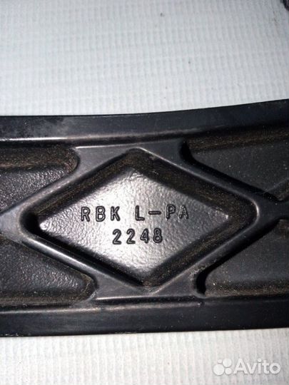 Поводок дворника передний правый Kia Rio 3