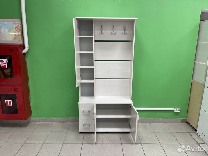 Прихожая новая с зеркалом