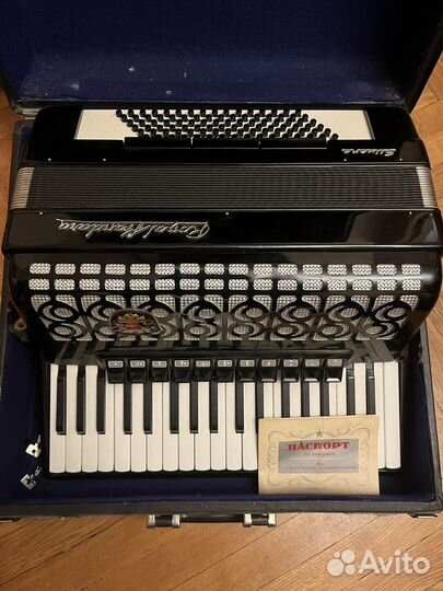 Аккордеон royal standard silvana, 1984г