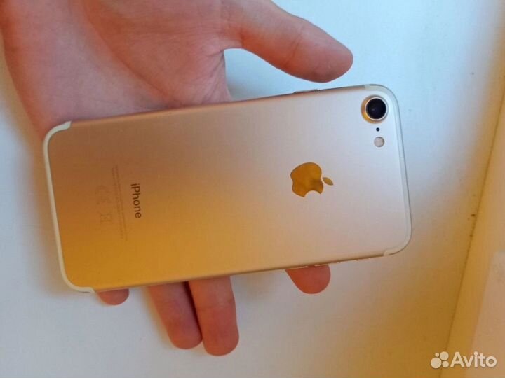 Телефон iPhone 7