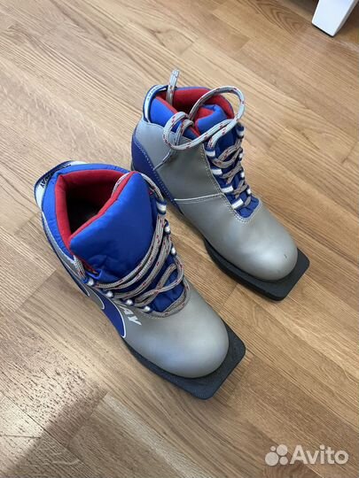 Беговые лыжи комплект