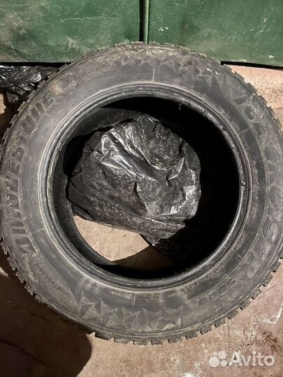 Bridgestone Ice Cruiser 5000 215/60 R16
