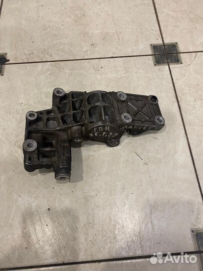 Кронштейн генератора Mitsubishi Lancer 10