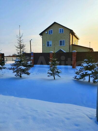 Коттедж 220 м² на участке 20 сот.