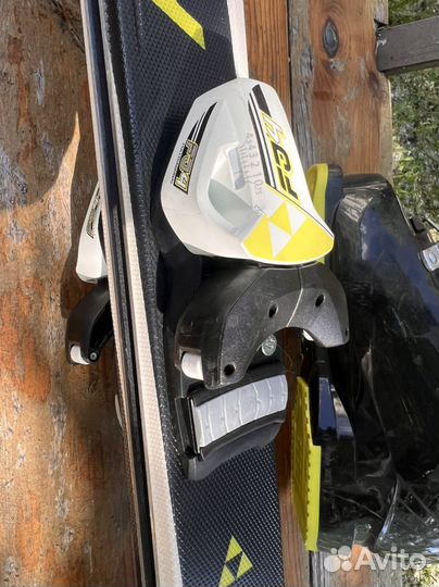 Горные лыжи и ботинки