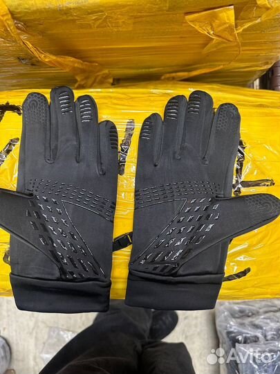 Перчатки Nike (готовимся к зиме )