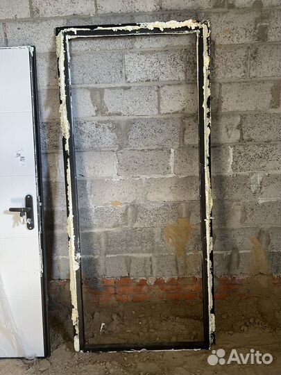 Дверь входная железная б/у
