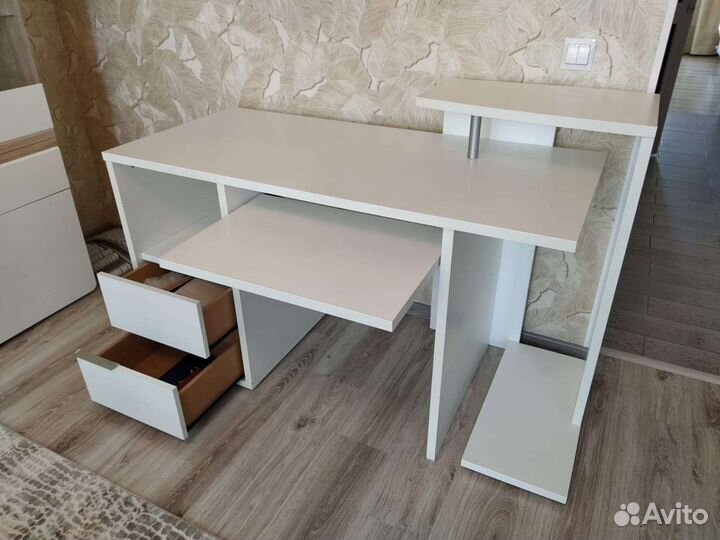 Компьютерный стол фирмы Gautier