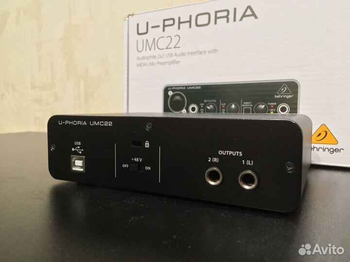 Внешняя звуковая карта behringer U-Phoria UMC22