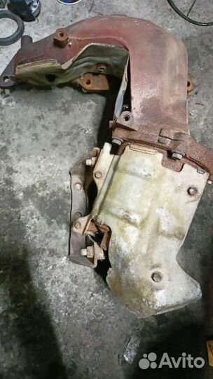 Выпускной коллектор в сборе с катализатором