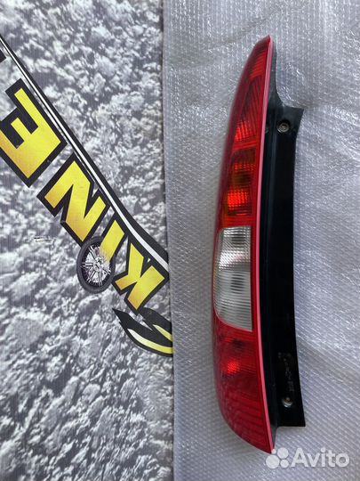 Фонарь задний левый Mitsubishi Colt Z3 Кольт