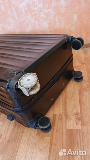 Чемодан на колесах