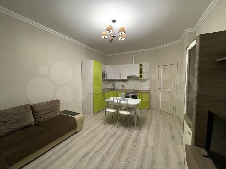 2-к. квартира, 60 м², 10/13 эт.