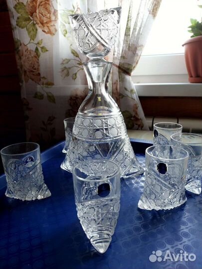 Графин хрустальный со стопками