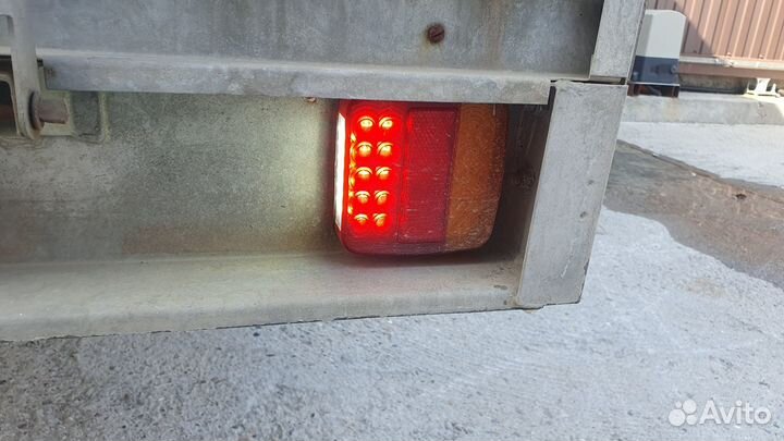 Снегоход BRP tundra WT с прицепом мзса