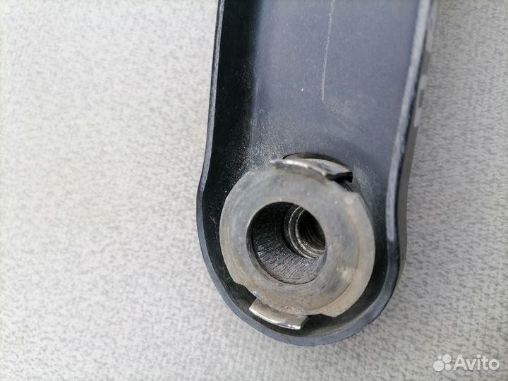 Поводок стеклооч-я перед правый Mercedes Benz W220