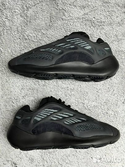 Кроссовки Adidas yeezy Boost 700 V3