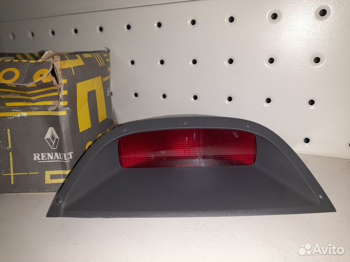Renault Clio Symbol Дополнительный стоп-сигнал