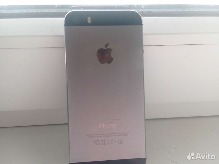 Телефон iPhone 5 s