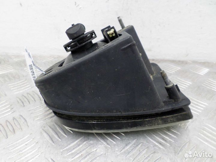 Фара противотуманная правая Lincoln Navigator 2