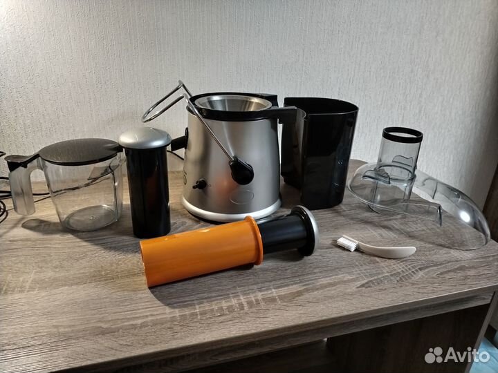 Соковыжималка Moulinex JU570