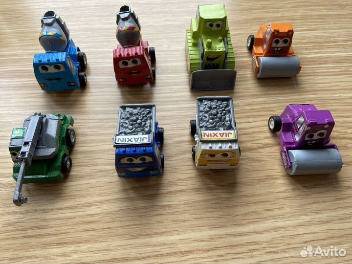 Фигурки игрушки из Киндера