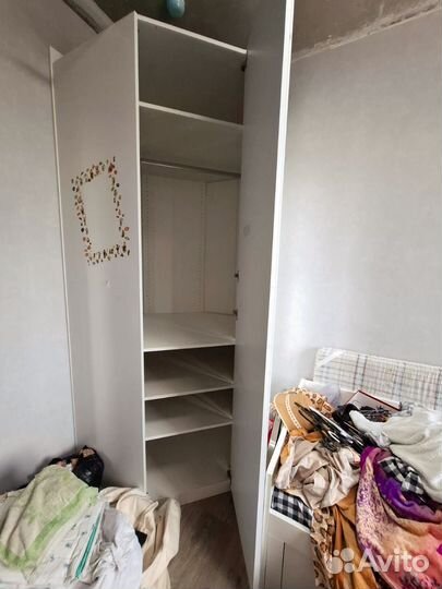 Продам угловой шкаф с зеркалом