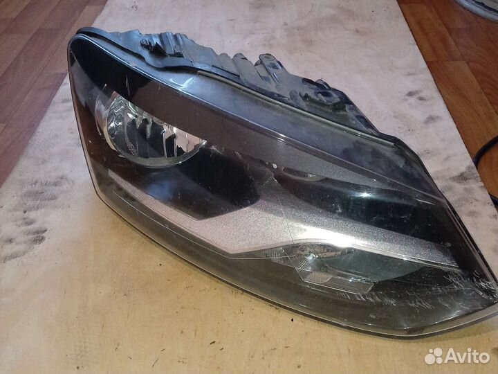 Фара передняя правая VW Polo 5 седан битая