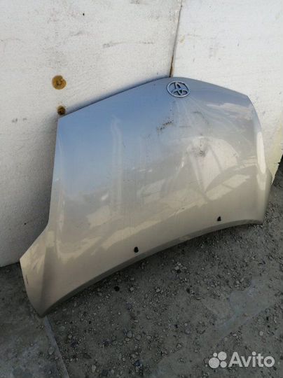 Капот Toyota Prius NHW20